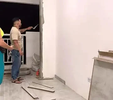 pedreiro tonho ficou com muito tesao vendo sua patroa de roupa de academia quase o corno do seu marido pega ela sentando na pica do pedreiro e gozando muito na obra 1733502482